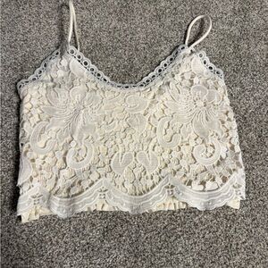 DAVI & DANI Lace Floral Cream Crop Top
